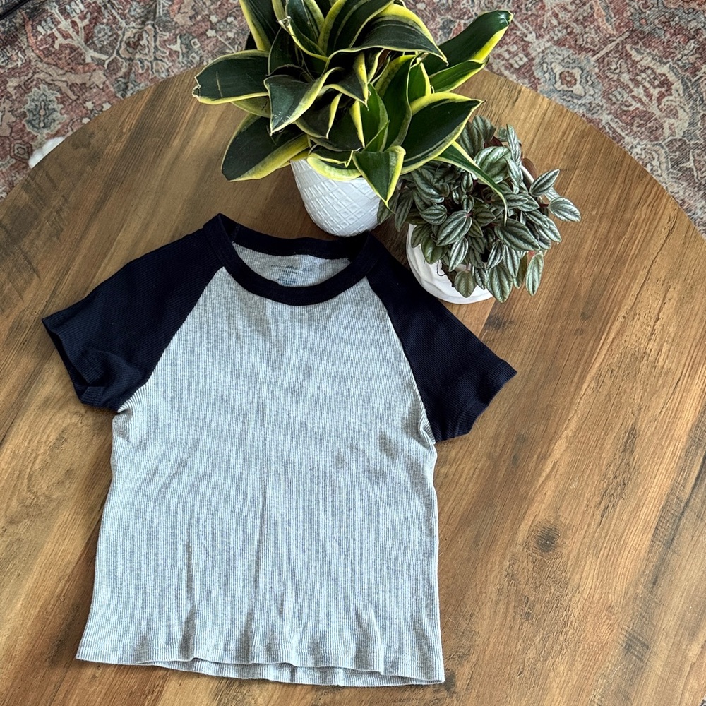 Brandy Melville - Teen Gray and Black Raglan T-Shirt